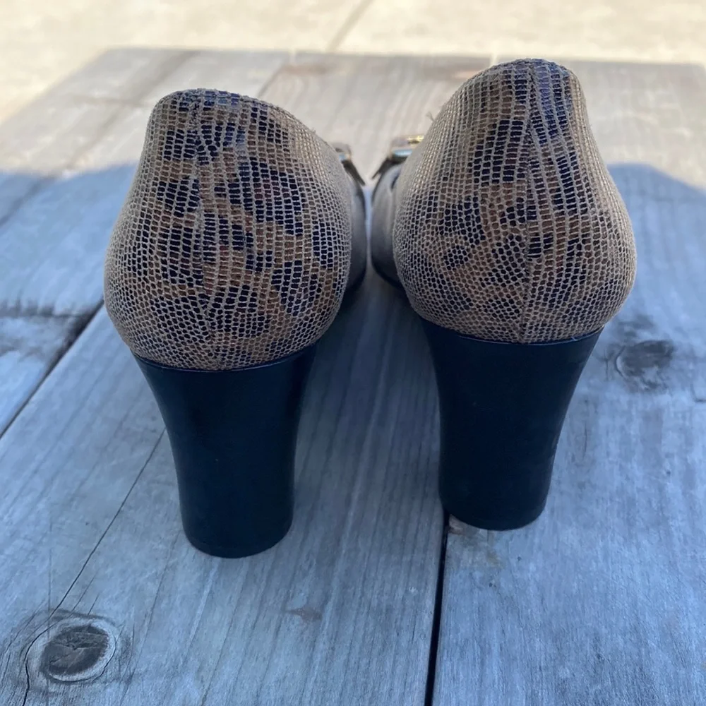 Anne Klein Cheetah Iflex Fannon Gold Pump Heels Size 6